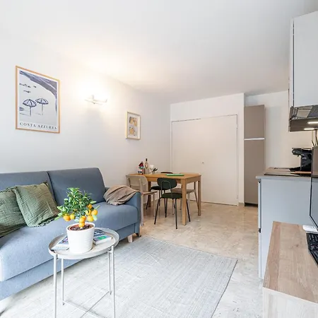 2p Renove Avec Terrasse Au Port De