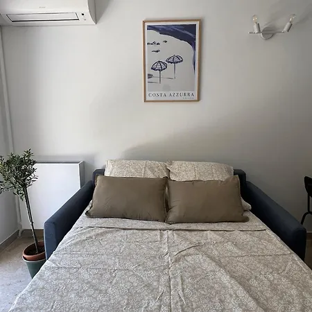 Apartment 2p Renove Avec Terrasse Au Port De Nice